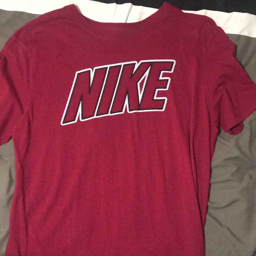 NIKE